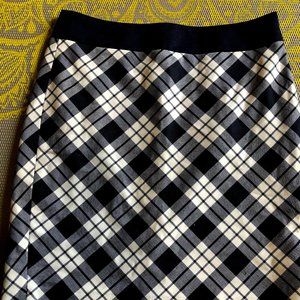 Black/white pencil skirt